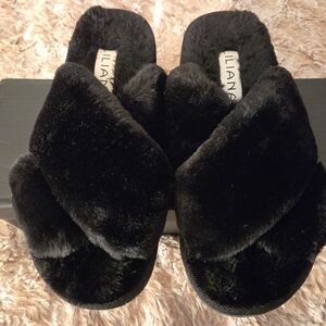 Liliana Plush Black Women's Slippers